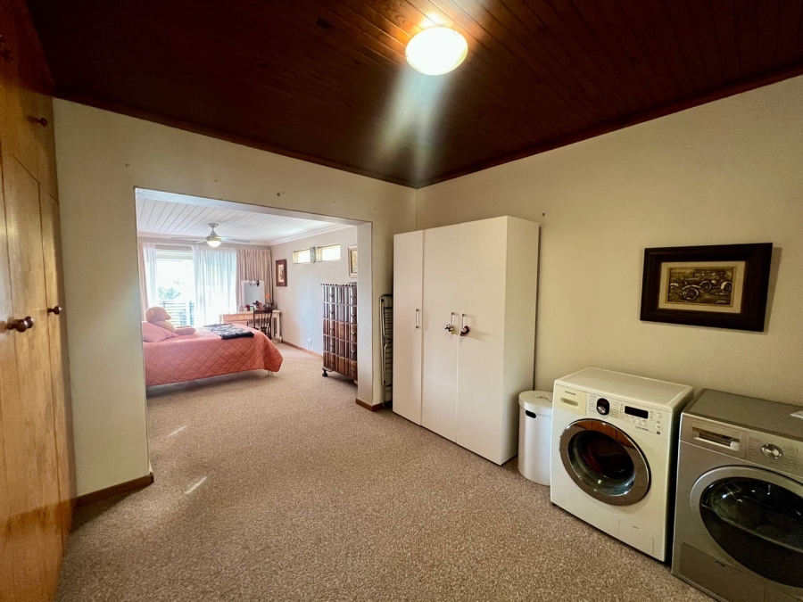 4 Bedroom Property for Sale in Herolds Bay Western Cape